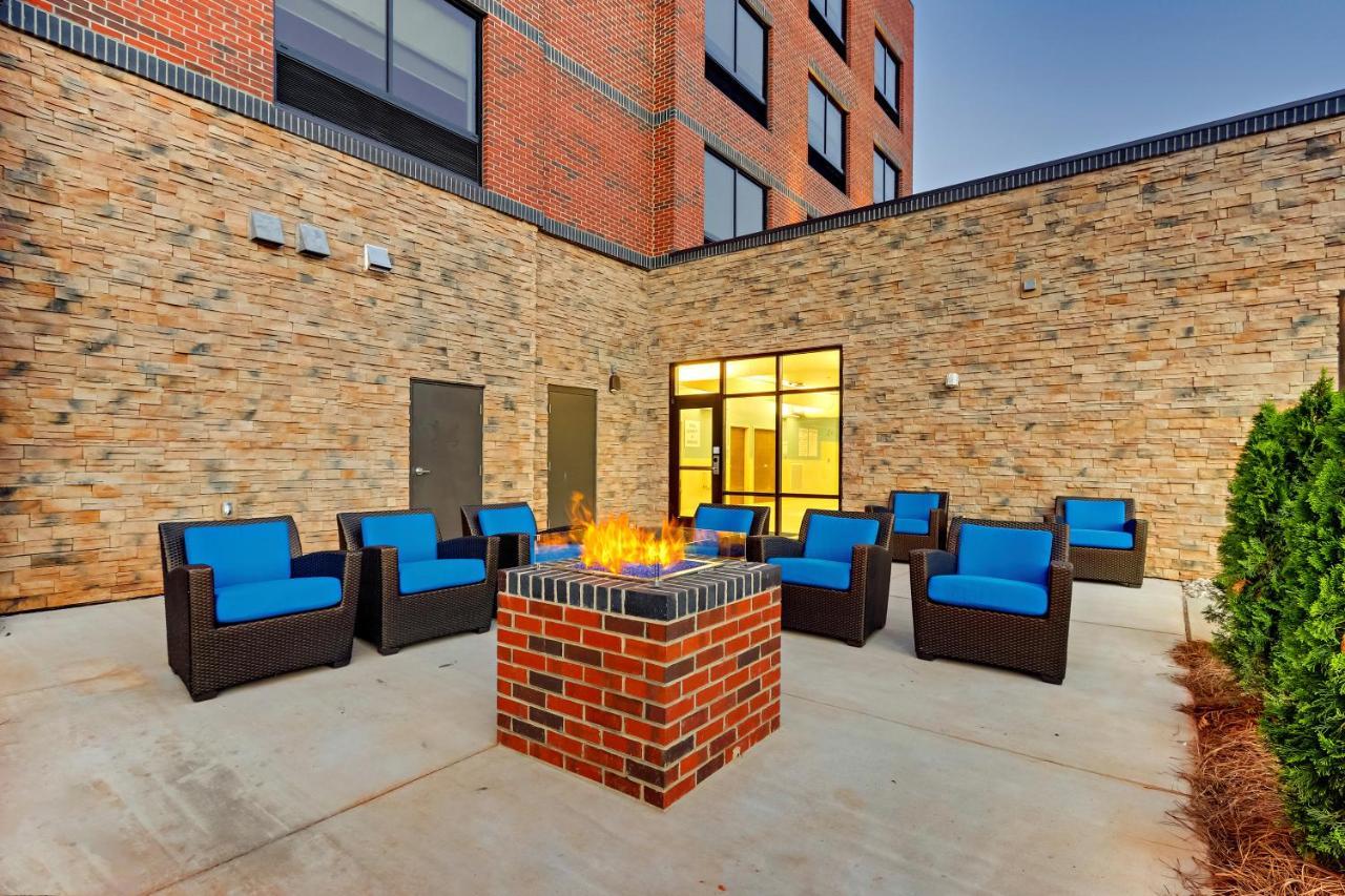 Holiday Inn Express & Suites - Winston - Salem Sw - Clemmons By Ihg Exterior foto